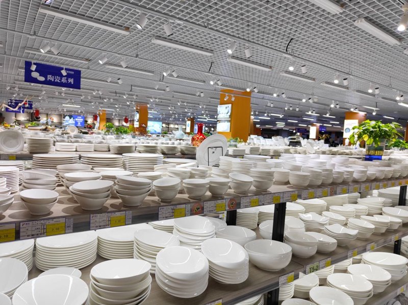 百年老店：上海百货商行的历史变迁与未来前景